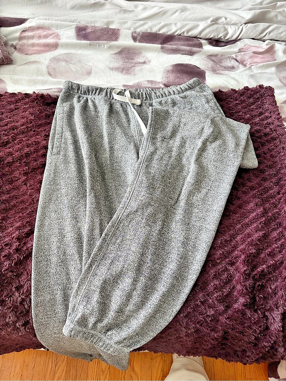 Roots Canada Gray Sweatpants Size Small Like New